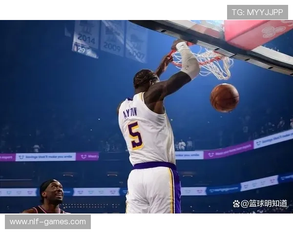 艾顿强势统治篮板赛场引领球队逆转取胜 艾顿强势统治篮板赛场引领球队逆转取胜